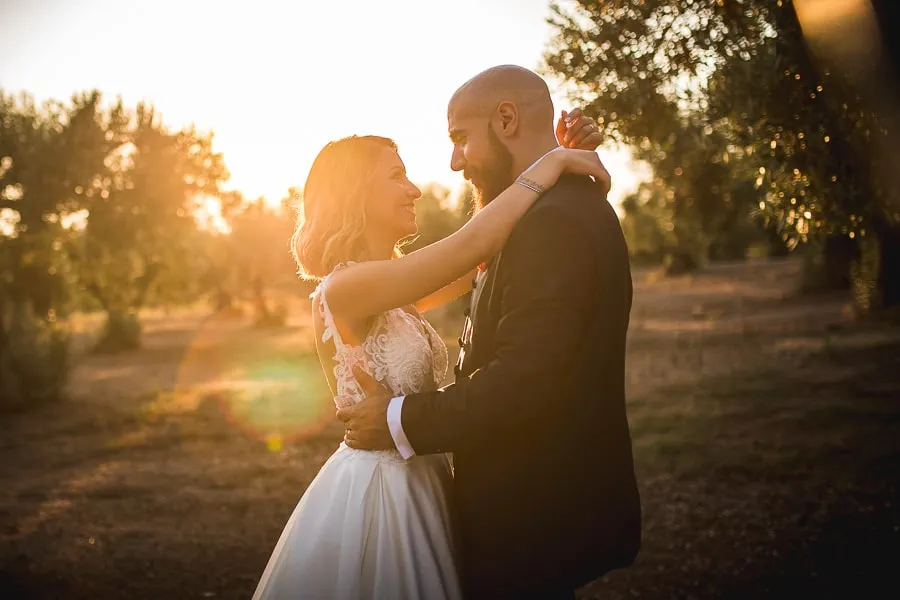 Fotografo matrimonio Lamezia Terme, sposi al tramonto alla Tenuta delle Grazie